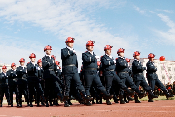 铁骨铮铮男子汉——矿工精神、...