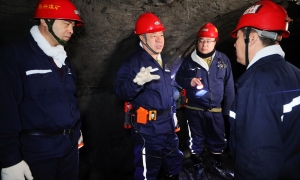 张秉德到矿建处、振兴矿调研...