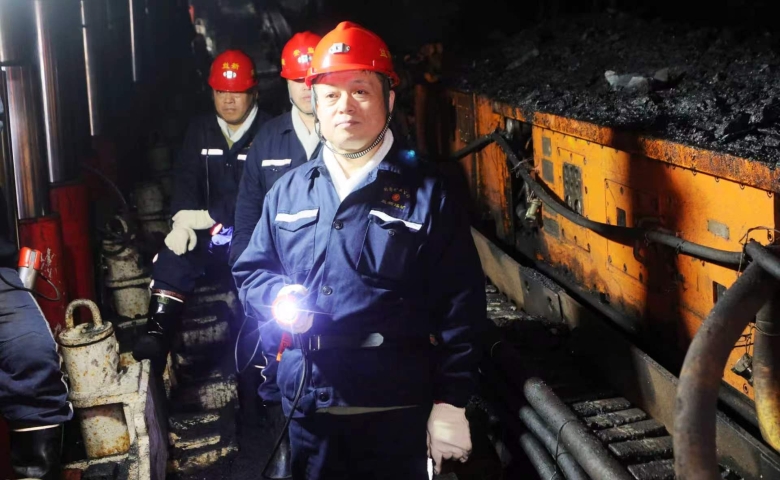 鲍衍胜在益新矿调研检查工作