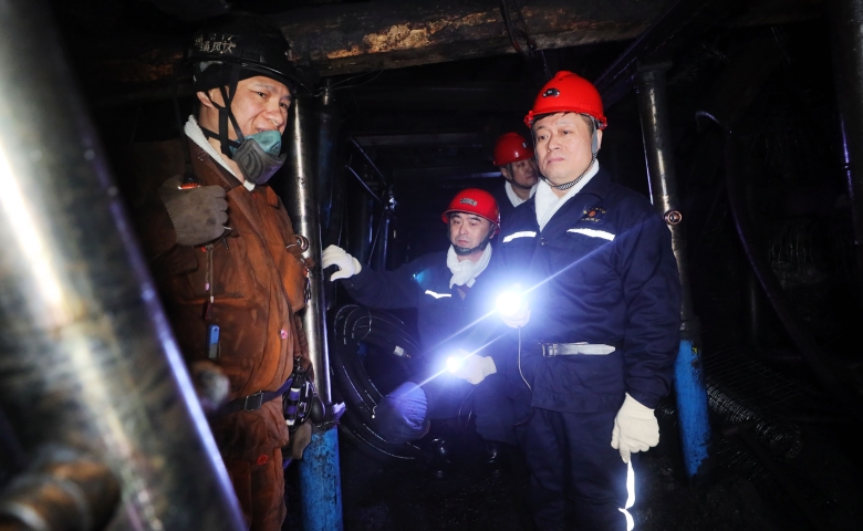 鲍衍胜到振兴矿调研检查工作